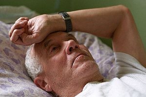 Нарушения сна в виде сонливости или бессонницы у постинсультных больных